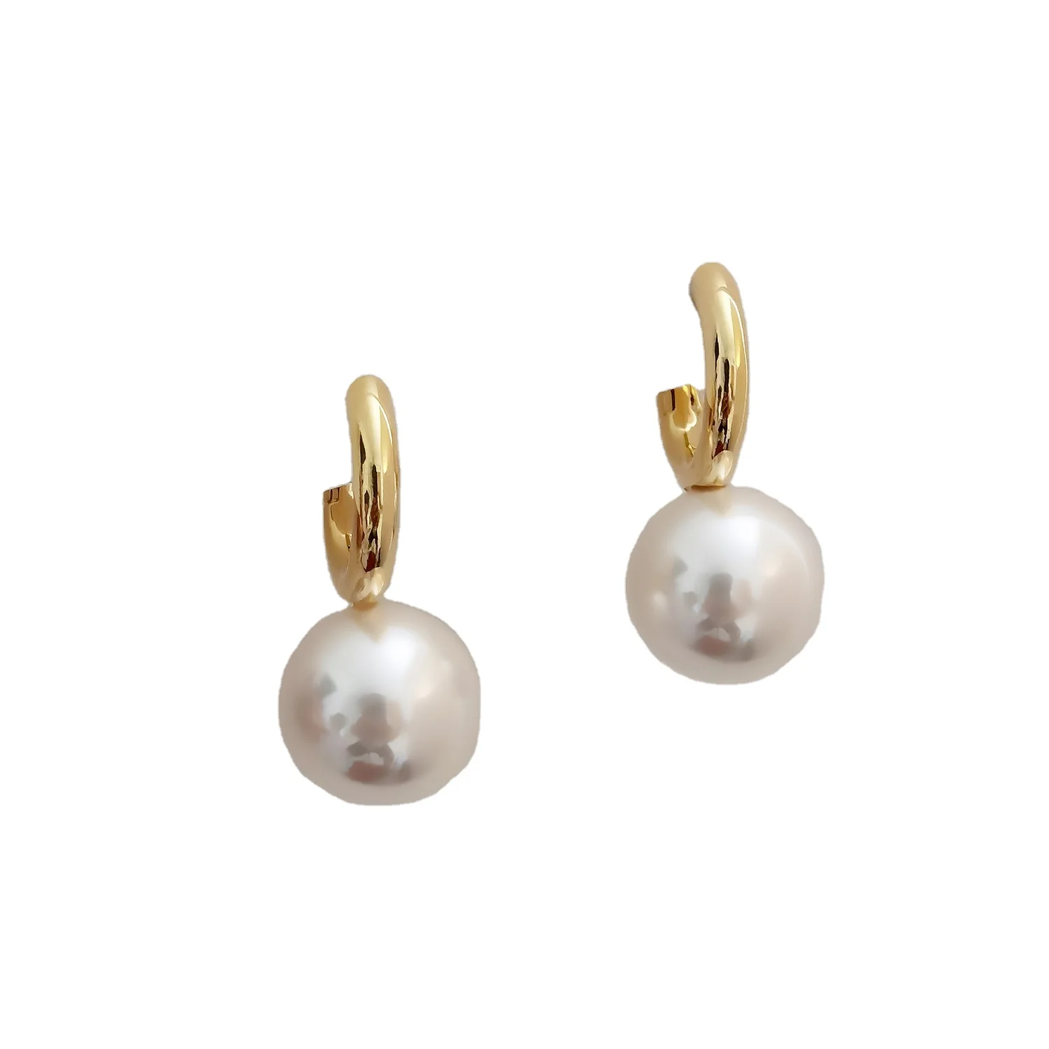

Hyacinth Small Gold Hoop With Natural freefrom pearl Copper Stainless Steel needle Ear stud