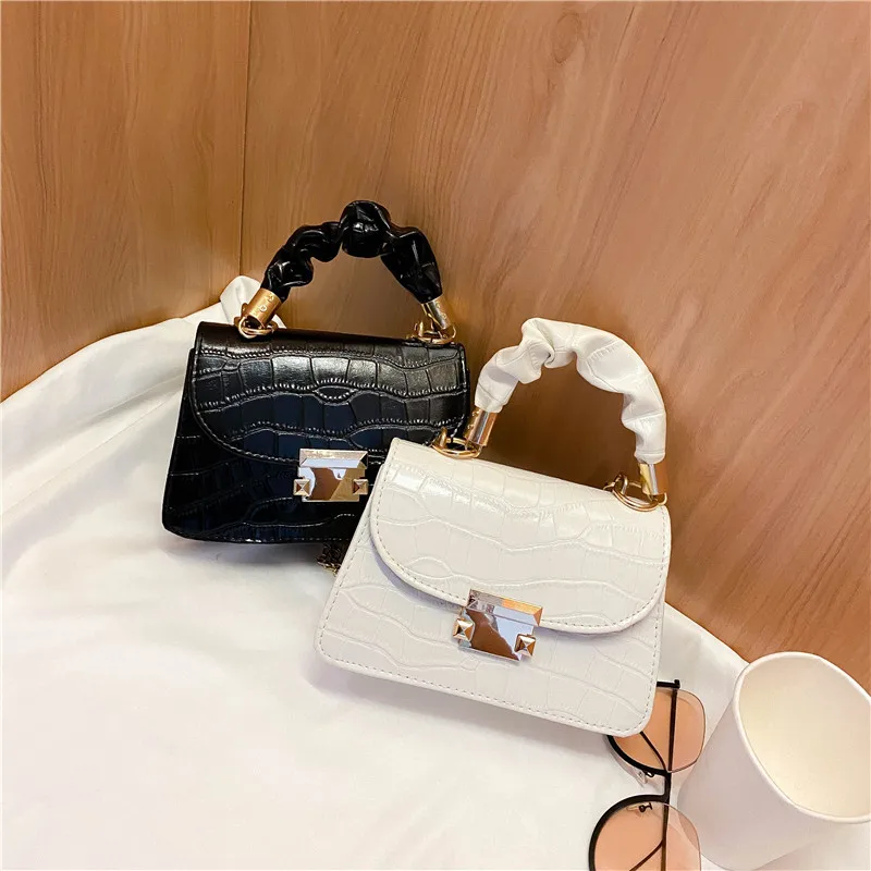 

Wholesale Crocodile Pattern Crossbody Chain PU Leather Women Handbag