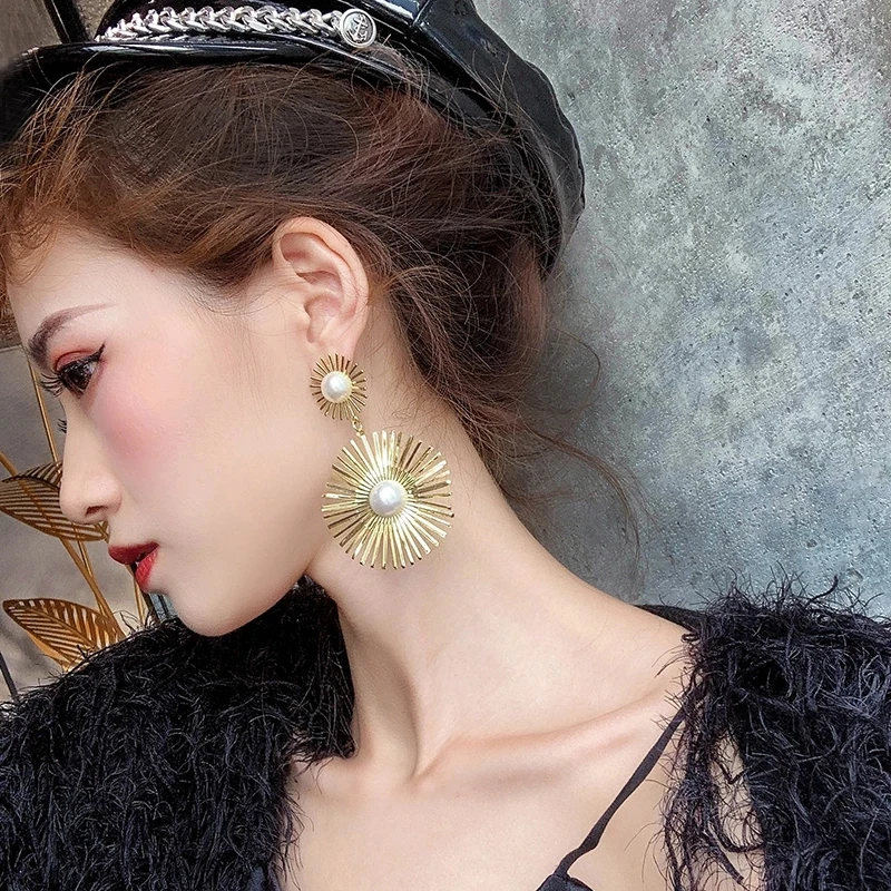 

Kaimei 2021 New trend fashionable simple temperament Women jewelry Korean Earrings geometric irregular round pendant earrings, Many colors fyi