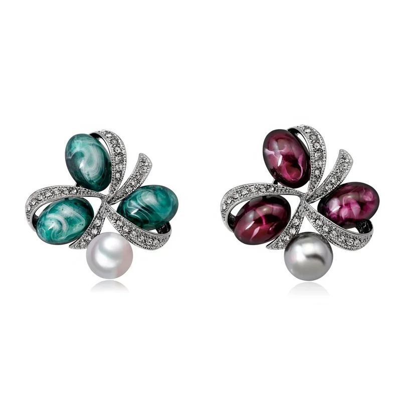 

Elegant Pearl Gem Flower Shape Brooch Jewelry For Gifts, Picture shows