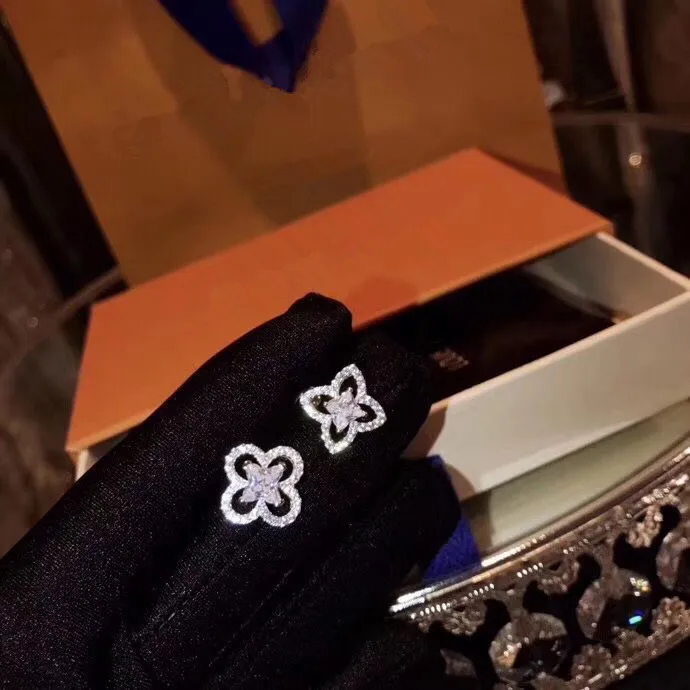 

Wholesale S925 silver ladies rhinestone earrings bridal earrings, Silver color