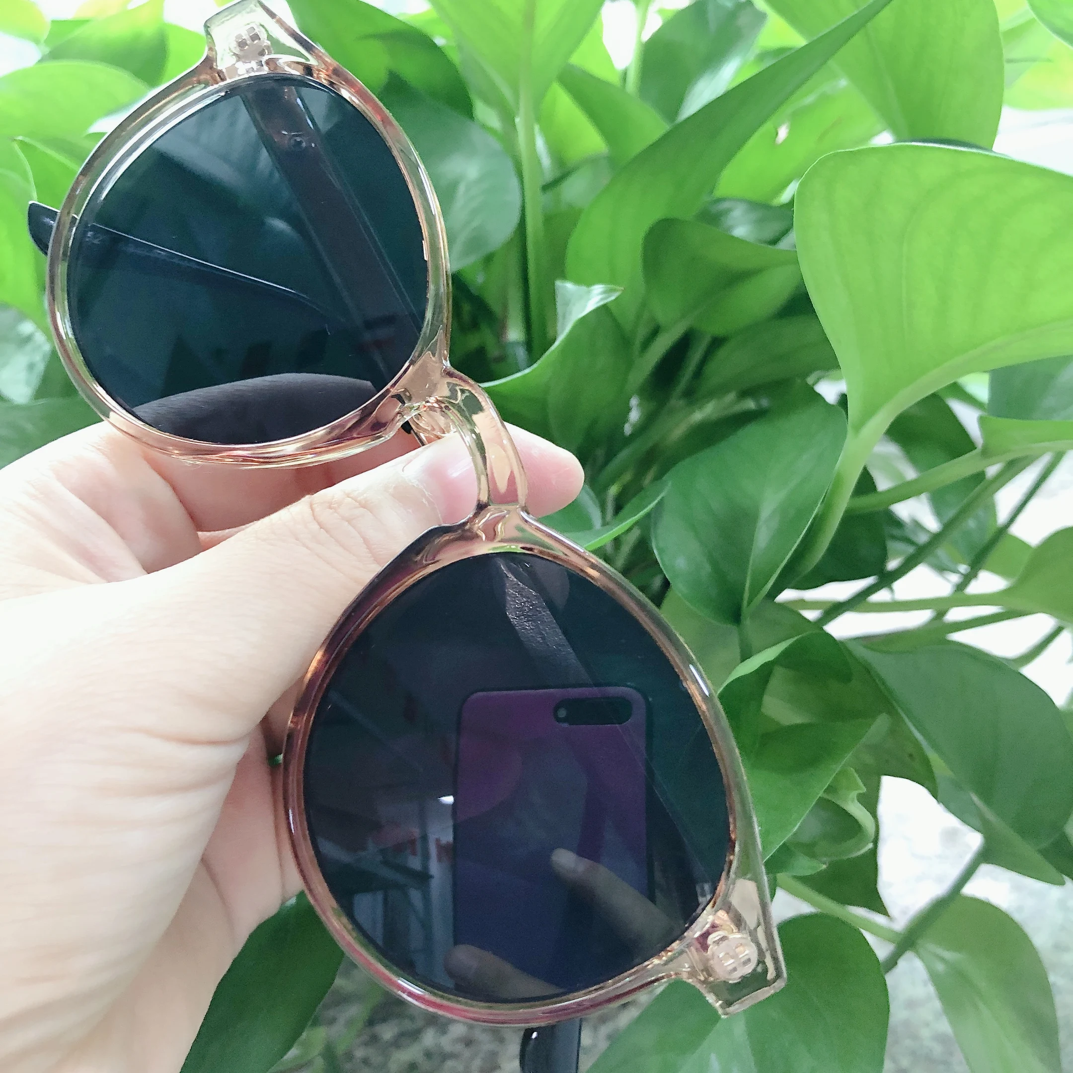 

Ready to Ship RTS Sunglasses Germany Vintage Women round shaped classic Sunglasses Stock