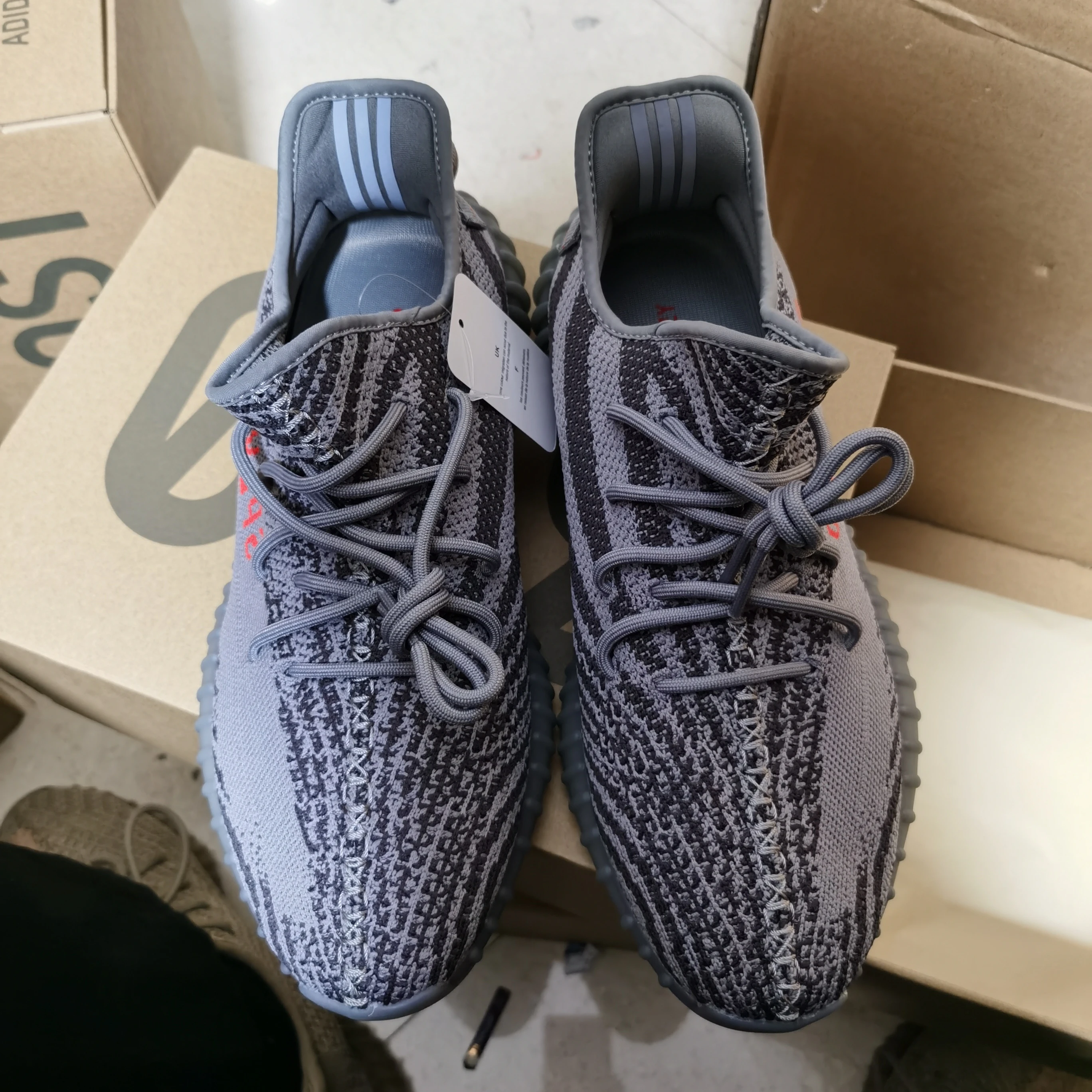 

ladies yeezy 350 V2 premium gray beluga 2.0 shoes yeeze 350 zebra grey fly knitting sports running sneakers for woman, 12pcs colors