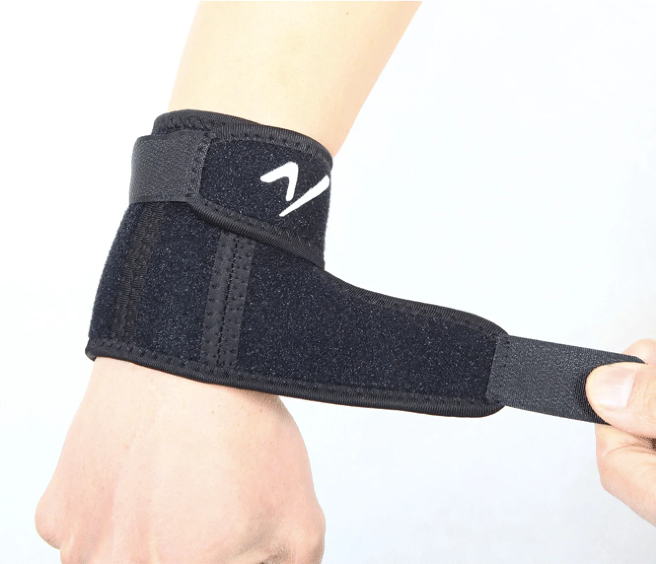

Protective Pressure Wristguard Basketball Wrist Protective Band Sports Adjustable Waist Protective Gear