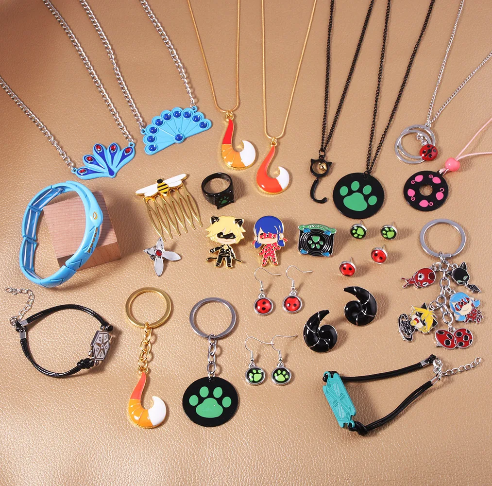 

Hot Sell Gold Color and Cute Lady Pendant Reddy Yellow Ladybug Hooked Necklace keychain ring set for Women