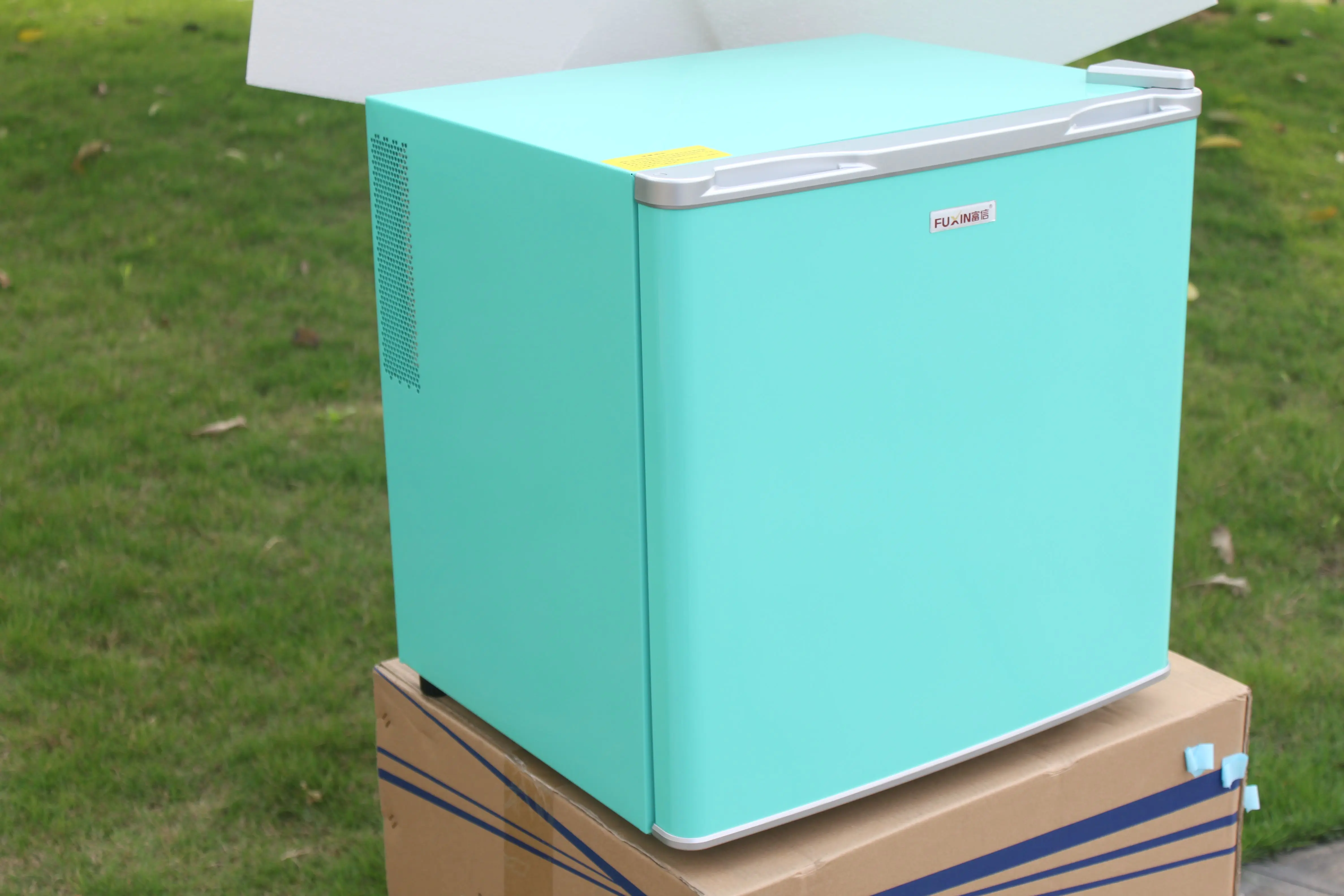 Thermoelectric 50 Litre Mini Single Door Refrigerator,Silent Hotel Or