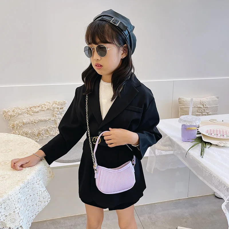 

Autumn and winter new Korean pleated girls hand-held armpit shoulder slung small satchel fashion foreign style children's bag