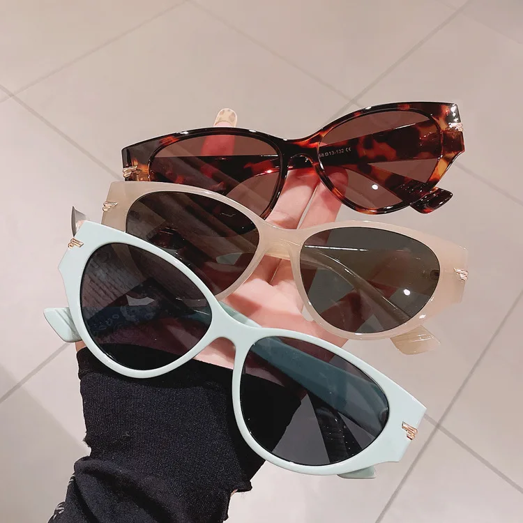 

Custom Brand Designer Fashion Manufacturers Ladies Retro Classic Cat Eye Sunglasses, Custom colors