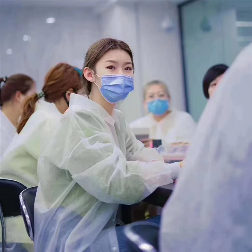 Disposable Lab Coat (6).jpg