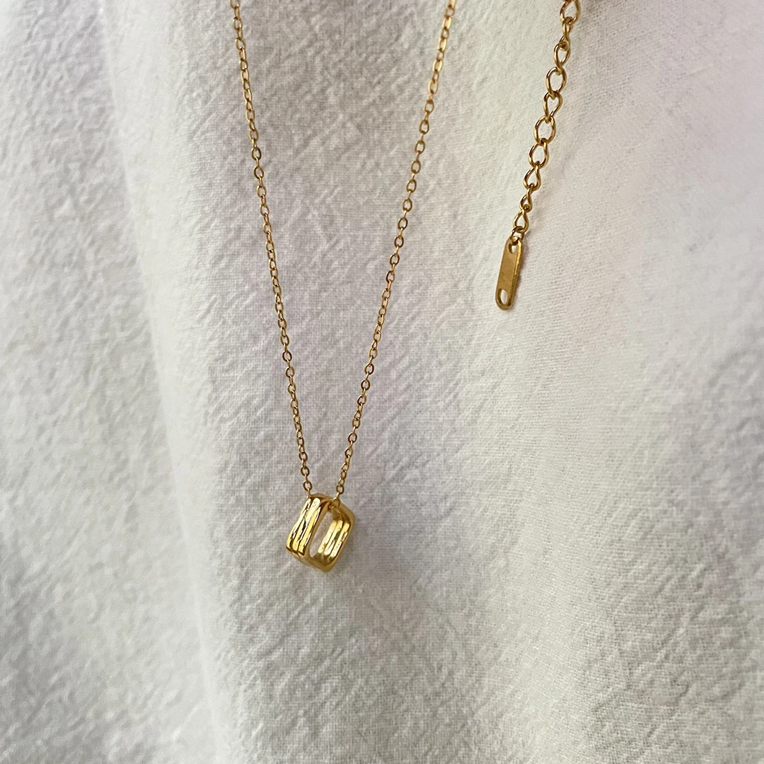

Best Selling Carving Line Square Pendant Necklaces Hollow Triple Layers Choker Necklaces Stainless Steel Jewelry Women 2021 Hot, Gold