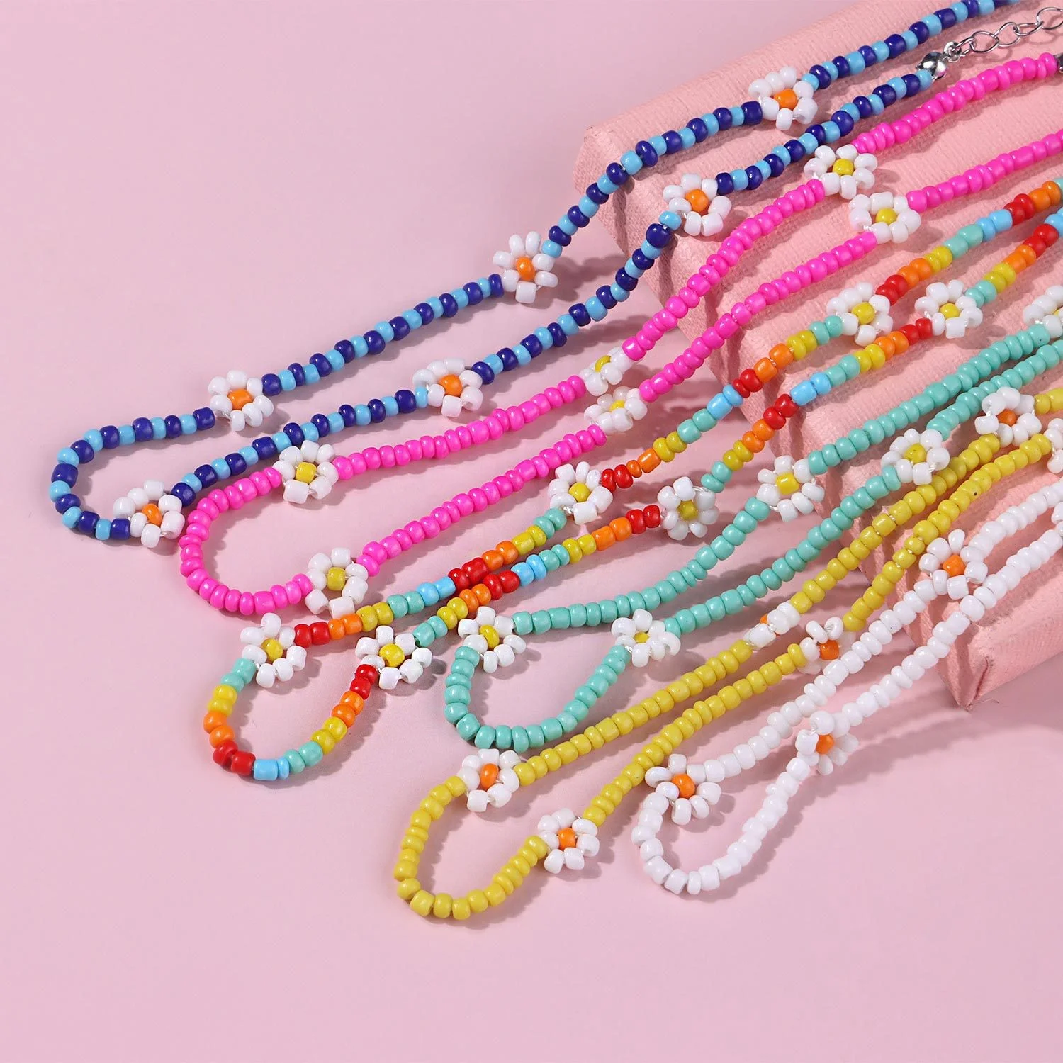 

CHENGYI Jewelry New Fashion 2022 Handmade Summer Holiday Women Jewelry Colorful Seed Beaded Flower Choker Necklace