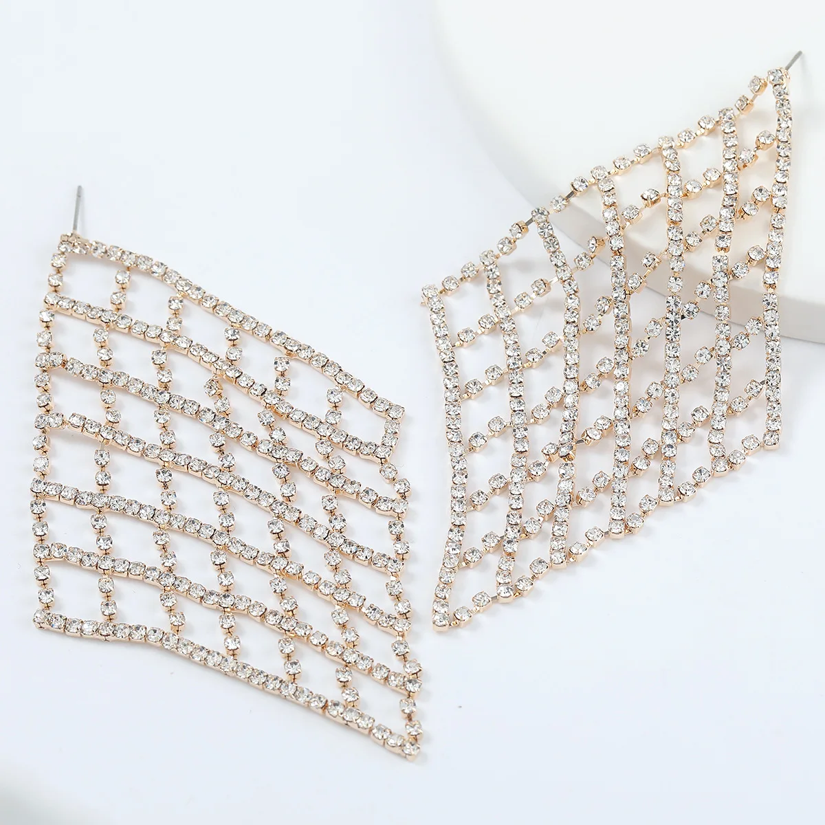 

European American Style Full Diamond Paved Geometric Drop Earrings Crystal Rhinestone Hollow Rhombus Drop Earrings