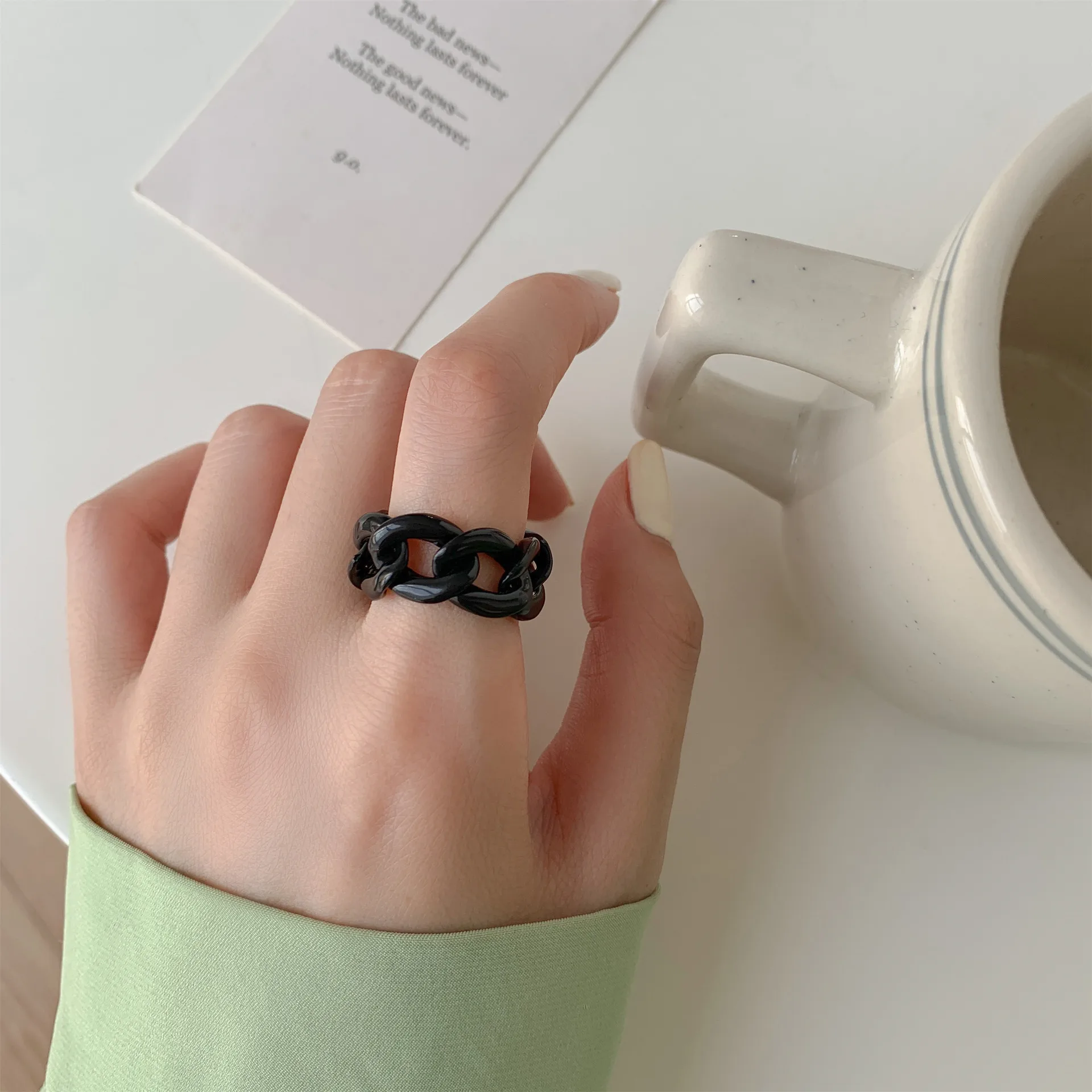 

Hot Selling Fashion Chain Resin Ring Korean Amber Minimalist Tail Ring Jewelry Woman Custom Ring, Picture shows