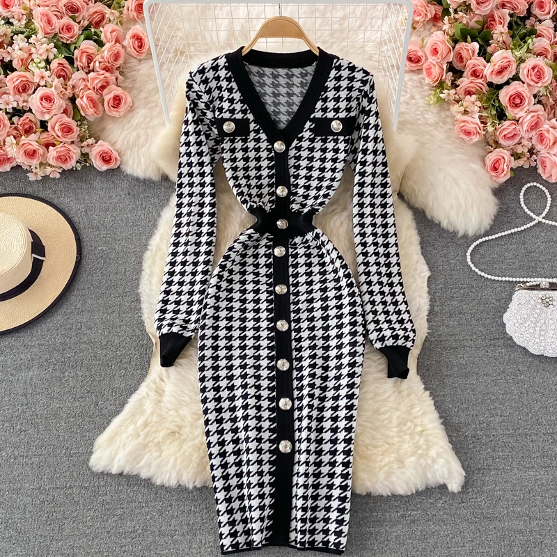 

2021 Autumn Winter New V-neck Knitted Dress Retro Contrast Color Slim Fit Pencil Dress Houndstooth Midi Length Sheath Dress