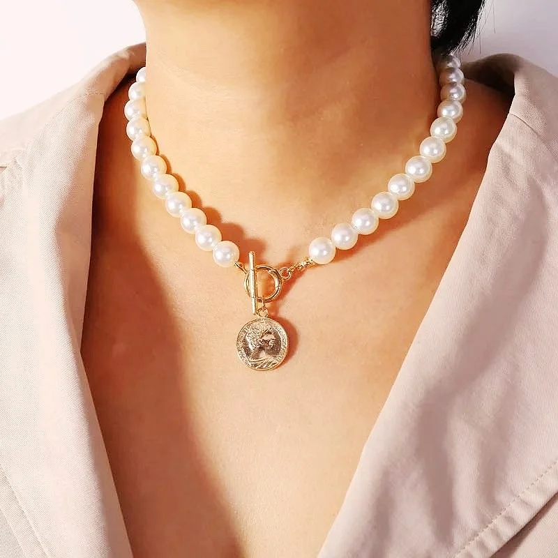 

Simple Personality Alloy Jewelry Coins People Avatars Pearl Necklace for Women