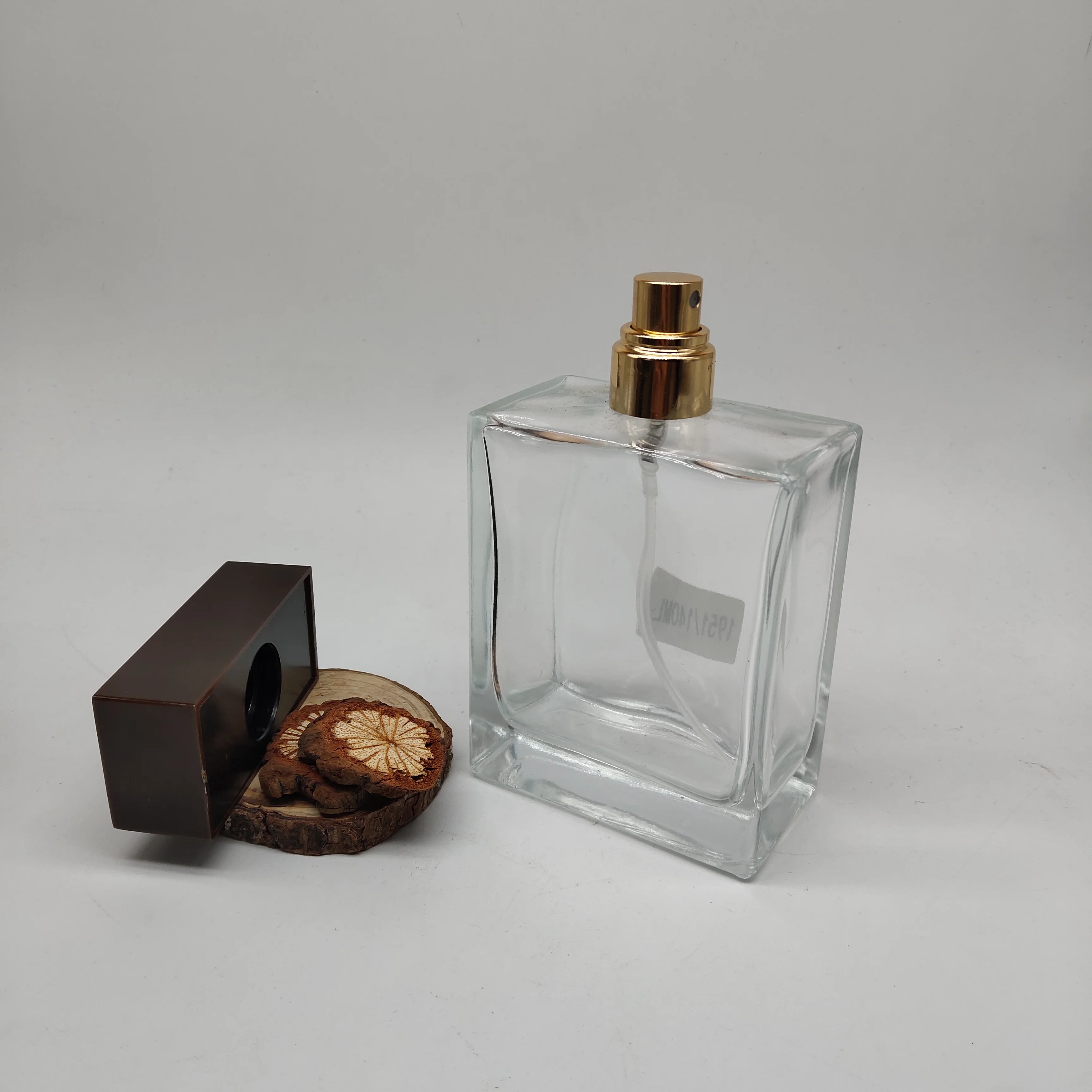 批发140毫升方形喷雾玻璃香水瓶