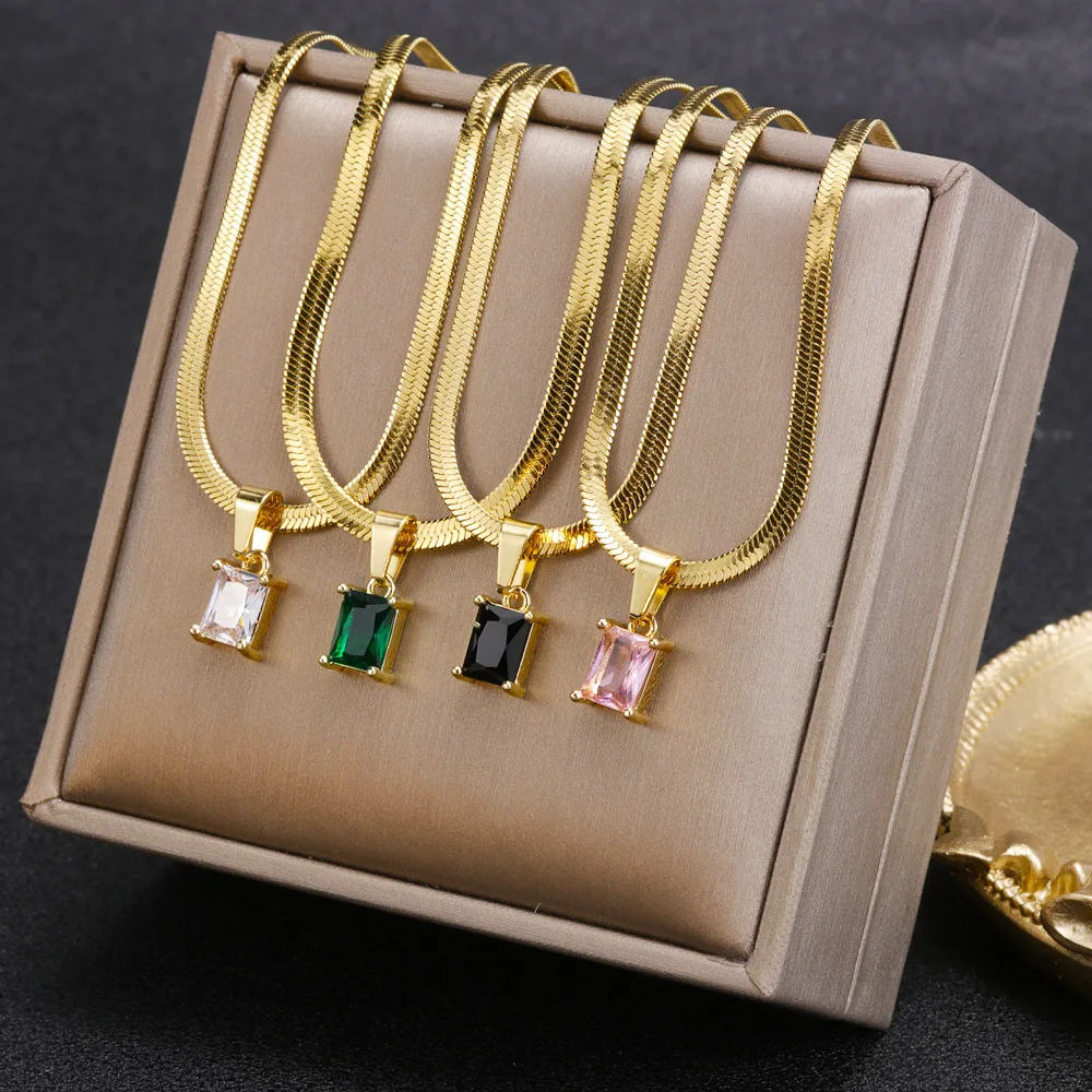 

Fashion Jewelry New Simple Stainless Steel 18K Gold Flat Snake Bone Chain Blade Chain Square Zircon Emerald Pendant Necklace