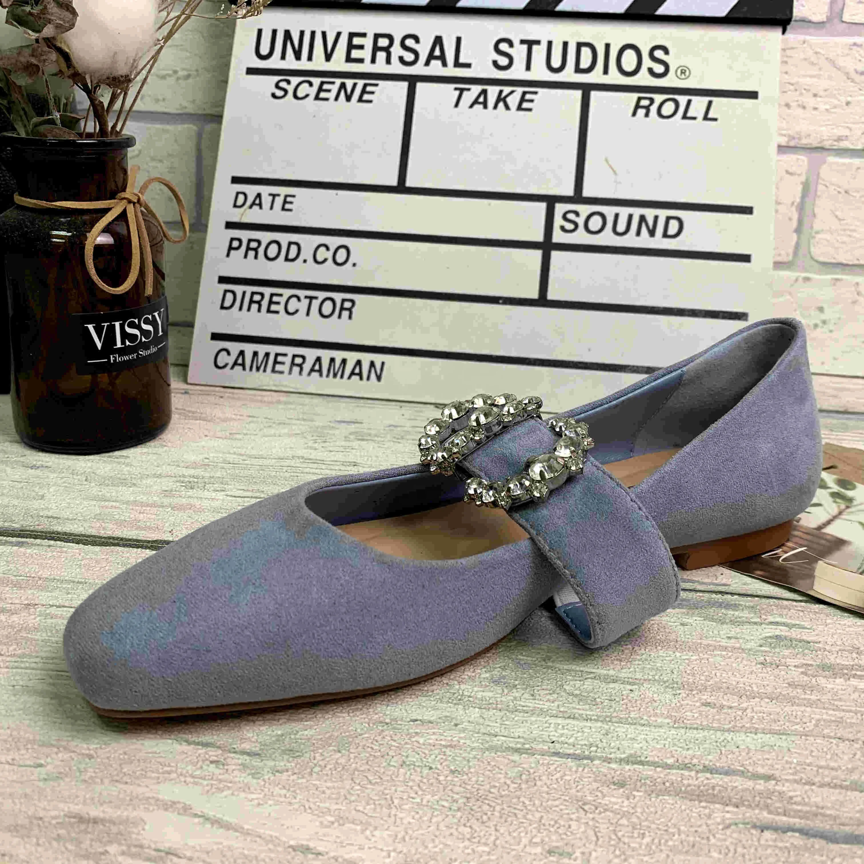 

2021 spring new rhinestone accessories suede low-heeled single shoe lady style trendy European and American large size wholesale, Black beige blue