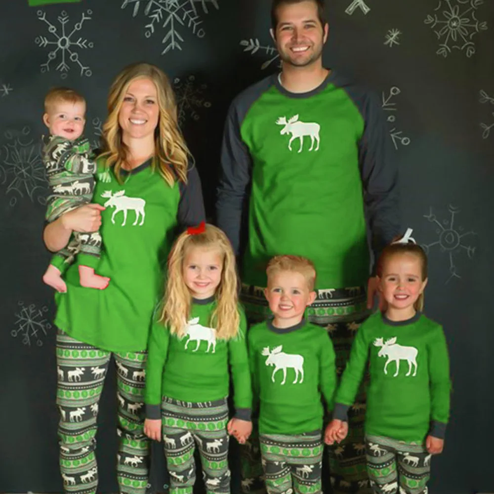 

Papa Mama Merry Christmas Loungewear Matching Pjs Sets Christmas Family Cotton Green Pajamas Set, Customized color