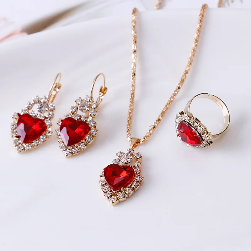 

Drop Shipping Fashion Clavicle Necklace Earring Ring Love Crystal Pendant Three Piece Jewelry Set Wholesale