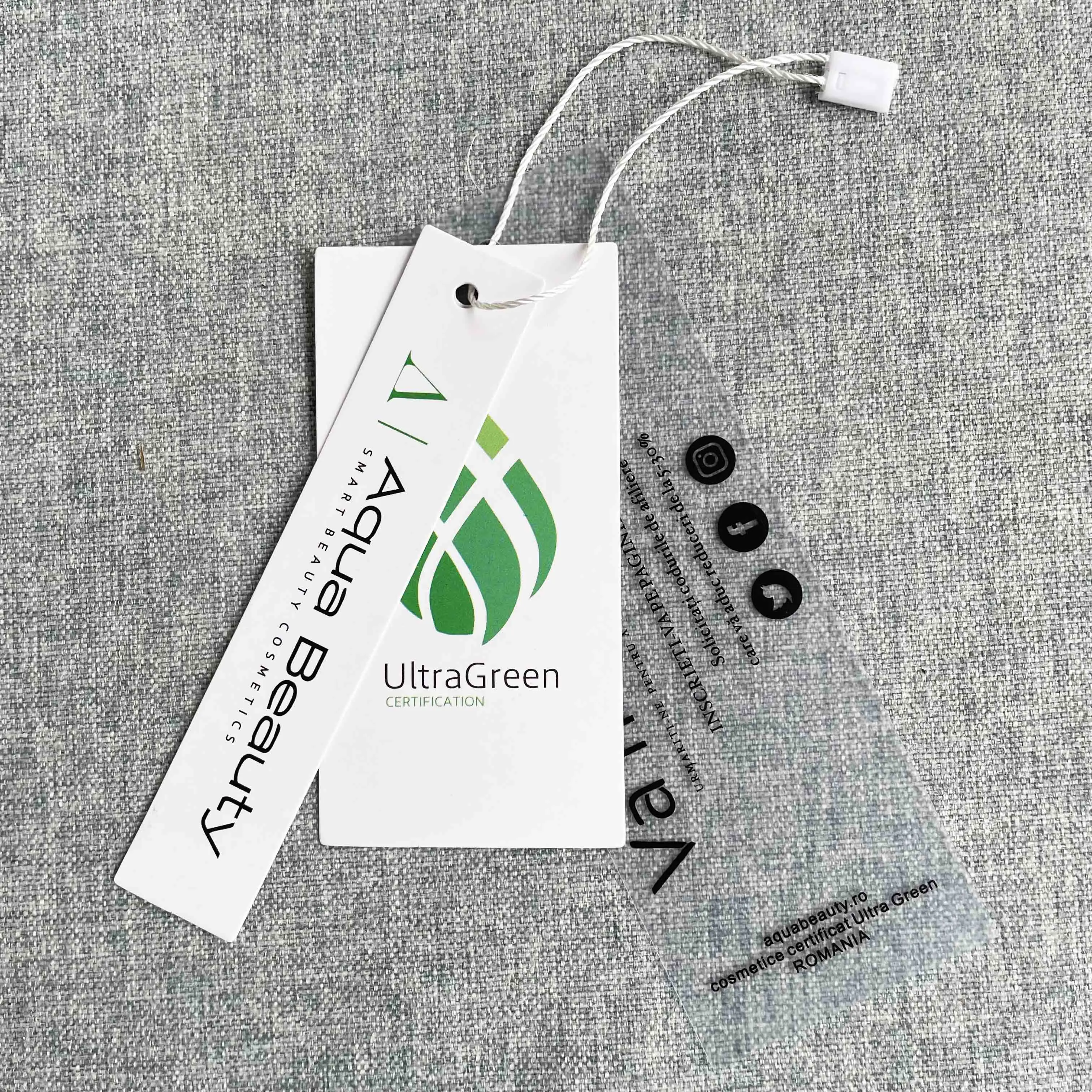 

Wholesale Customized Fashion Paper Clothing Hang Tags For Clothes Garment Printed Brand Logo Label, White, black, blue, red or custom color