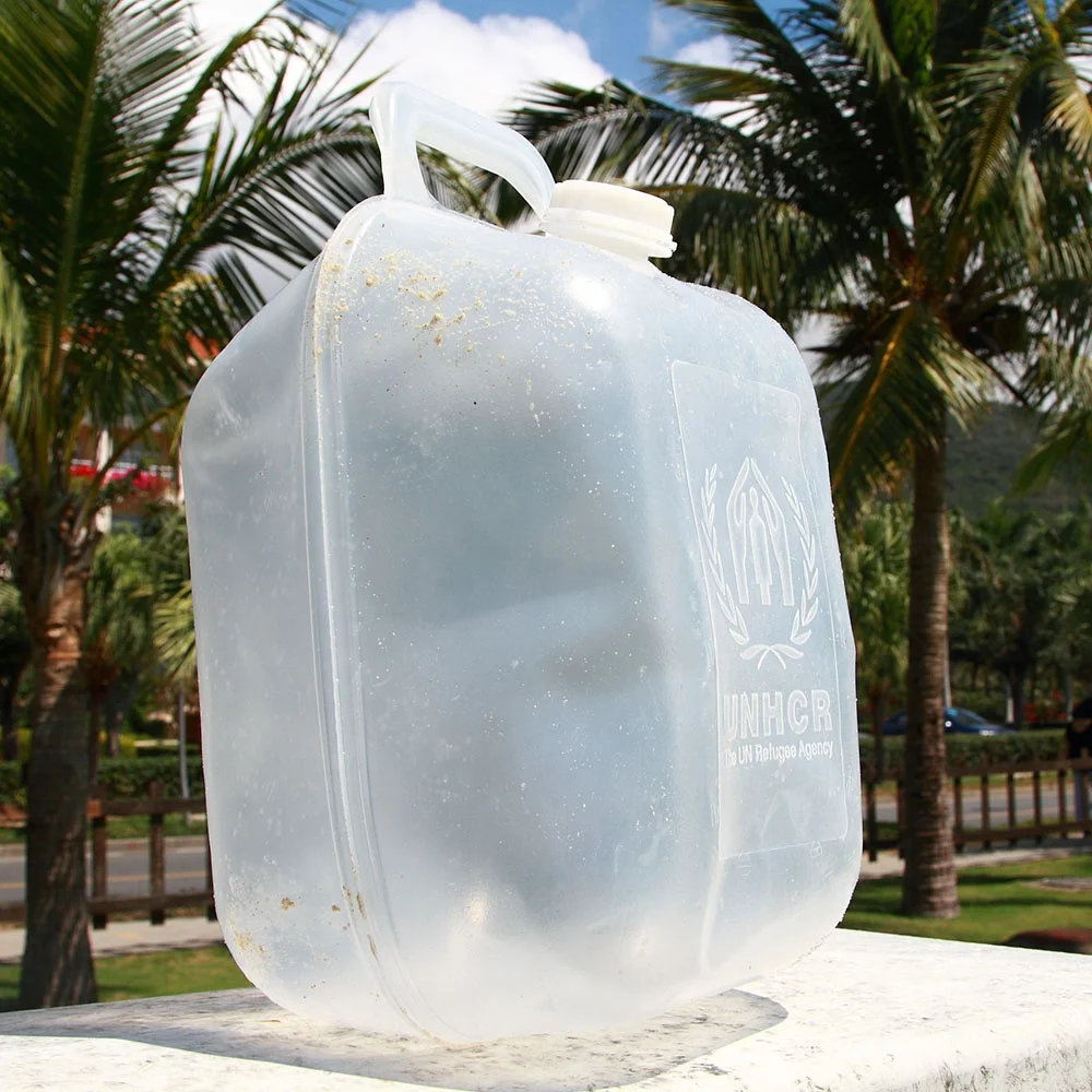 
FDA certificate food grade LDPE 5 gallon canister with plastic tap and nozzle 