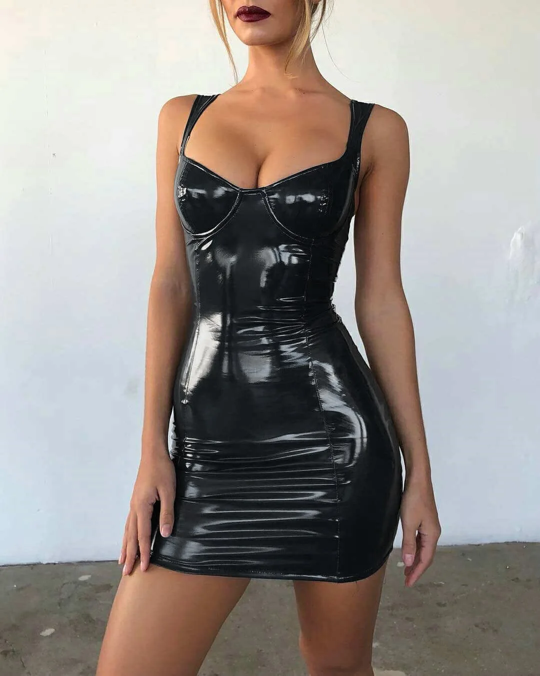 

Sexy Pink Pu Leather Bodycon Dress 2021 Summer Women Sleeveless Low Cut Back Zipper Elastic Mini Dress Party Club Dress Bandage, Black