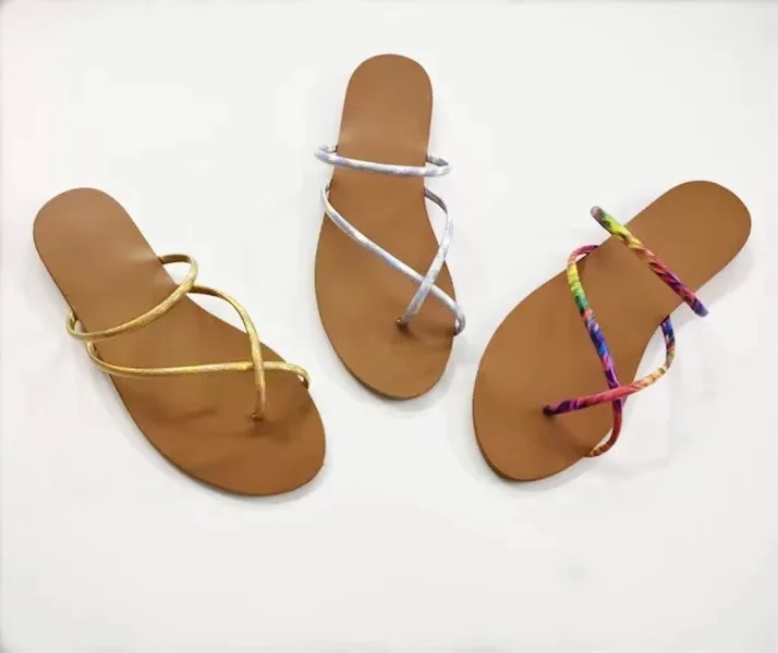 

2021 Summer new fashion women sandals clear design soft summer women beach slippers cross feet ladies sandals OEM customization
