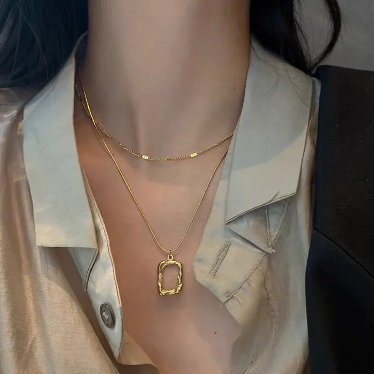 

Vintage Gold Plated Double Layer Link Chain Geometric Pendant Necklace Snake Chain Hammered Rectangle Shaped Charm Necklace