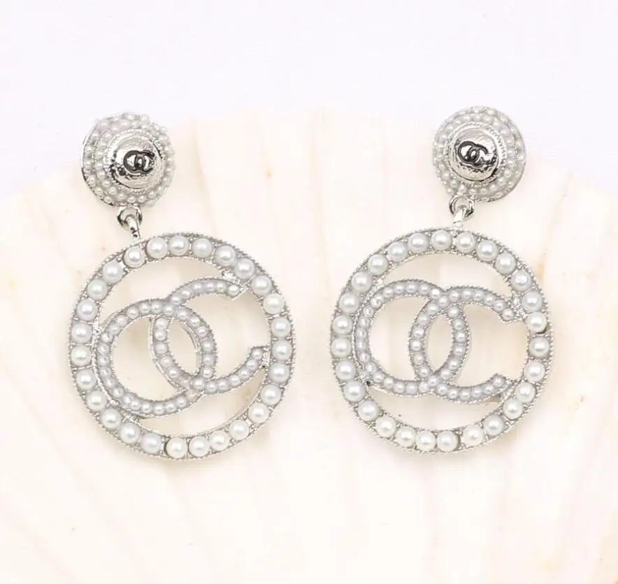 

Fashion Simple Brand Letter CC Earrings Retro Elegant Silver Gold Diamond Studded Pearls Letter Earrings for Girl, 5 color