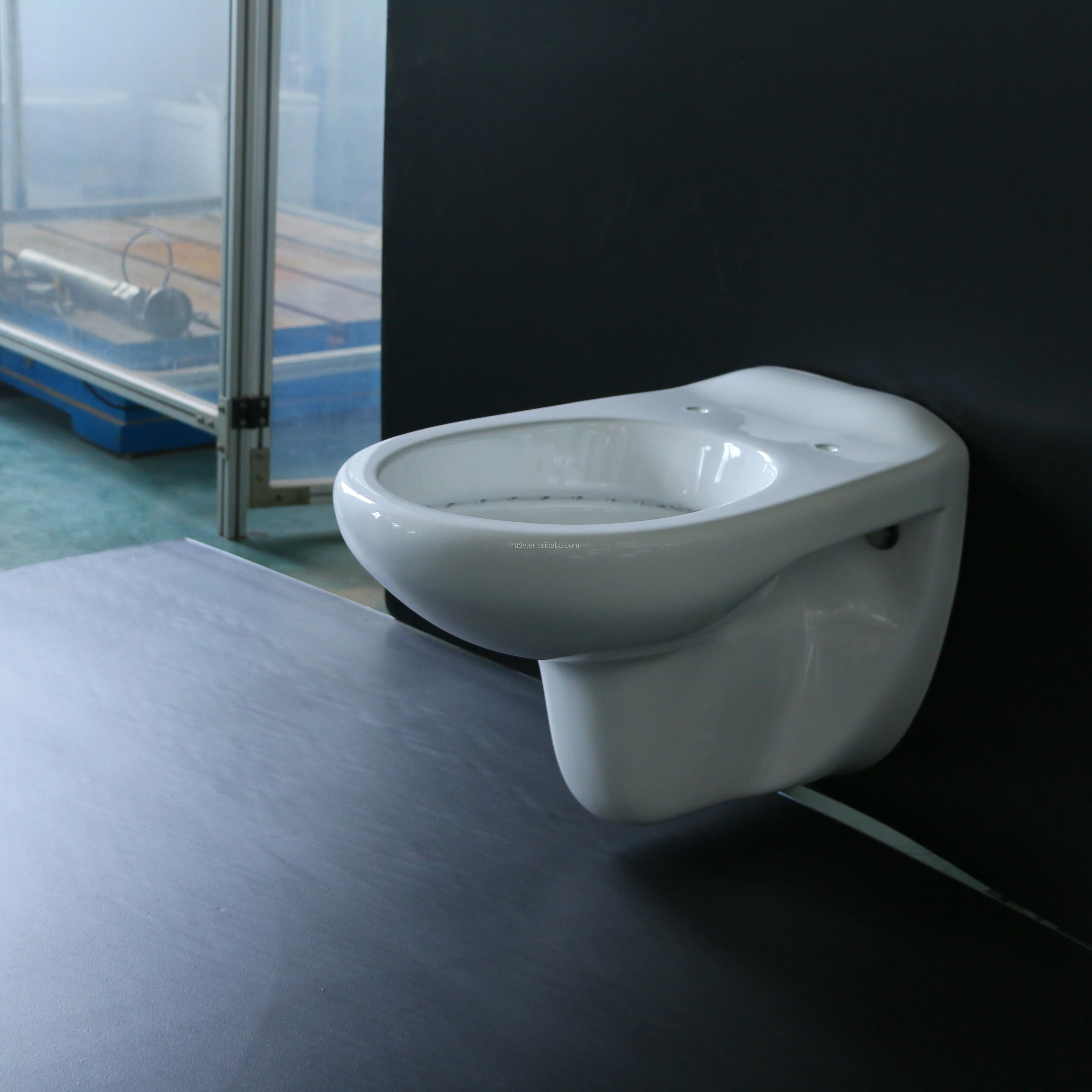 所有行业  建筑与房地产  浴室 马桶及配件  坐便器  新的冲洗两件式