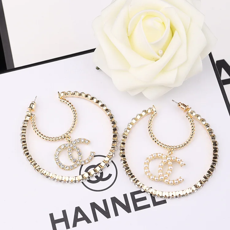 

2021 Fashion Luxury Open Circle Channel Diamond Crystal Pearls Full Paved Big Hoop Drop Letter Cc Earrings, Colorful