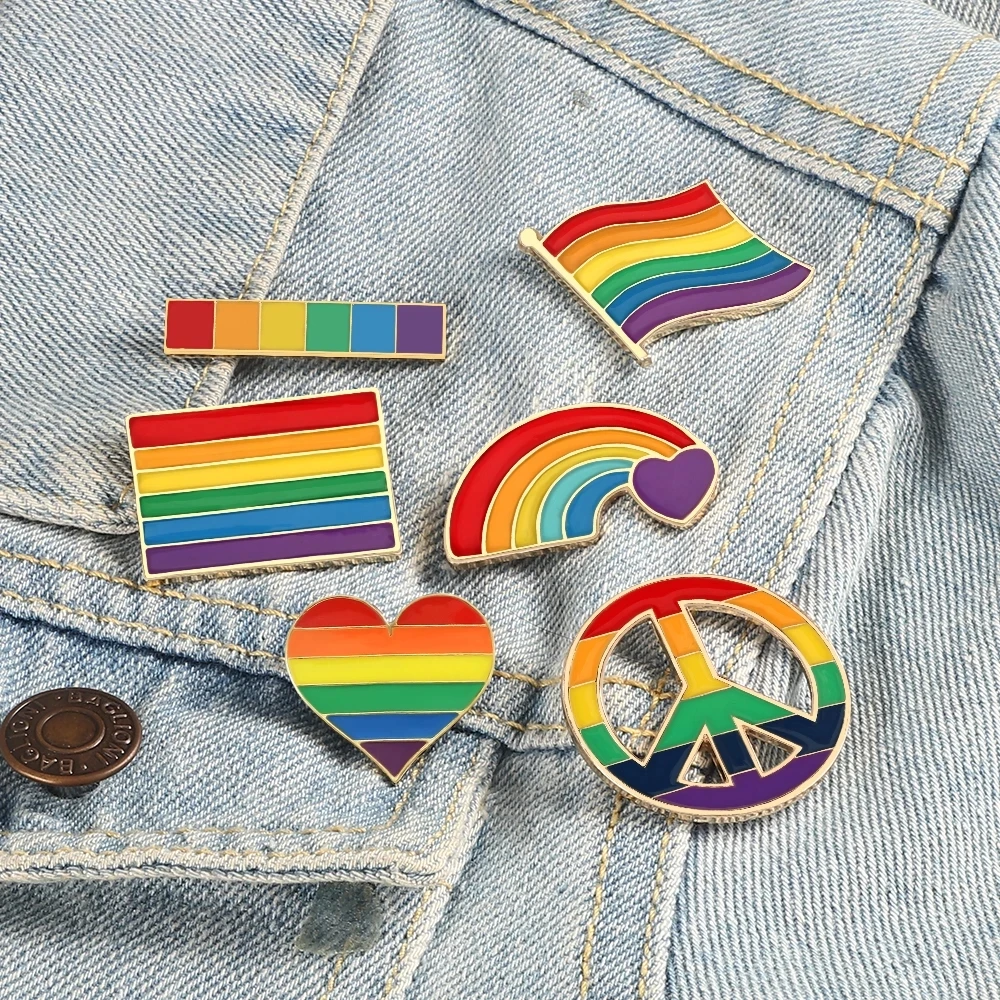 

LGBT Flag Rainbow Heart Brooch Peace and Love Enamel Pins Clothes Bag Lapel Pin Gay Lesbian Pride Icon Badge Unisex Jewelry Gift, Colors