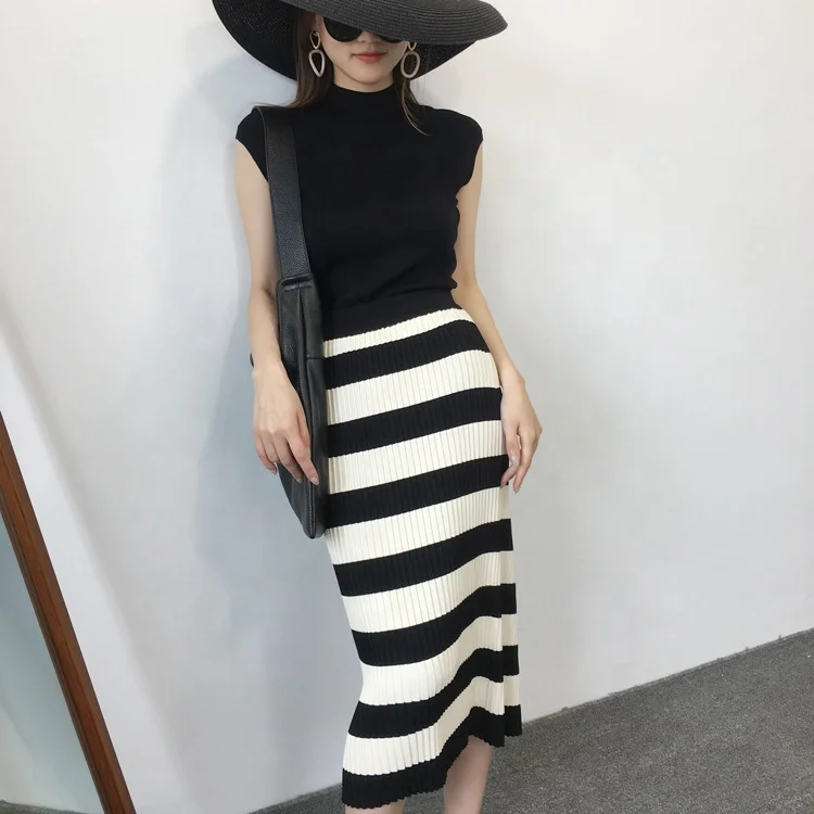 

B61380A Elegant style knitting over the knee black and white stripes pleat wrap hip skirt