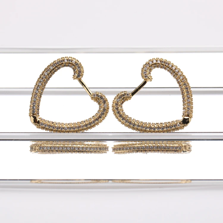 

2021 Hot Sale Low Moq Crystal Zircon Insert CZ Earring Gold Plated Heart Shape Earring