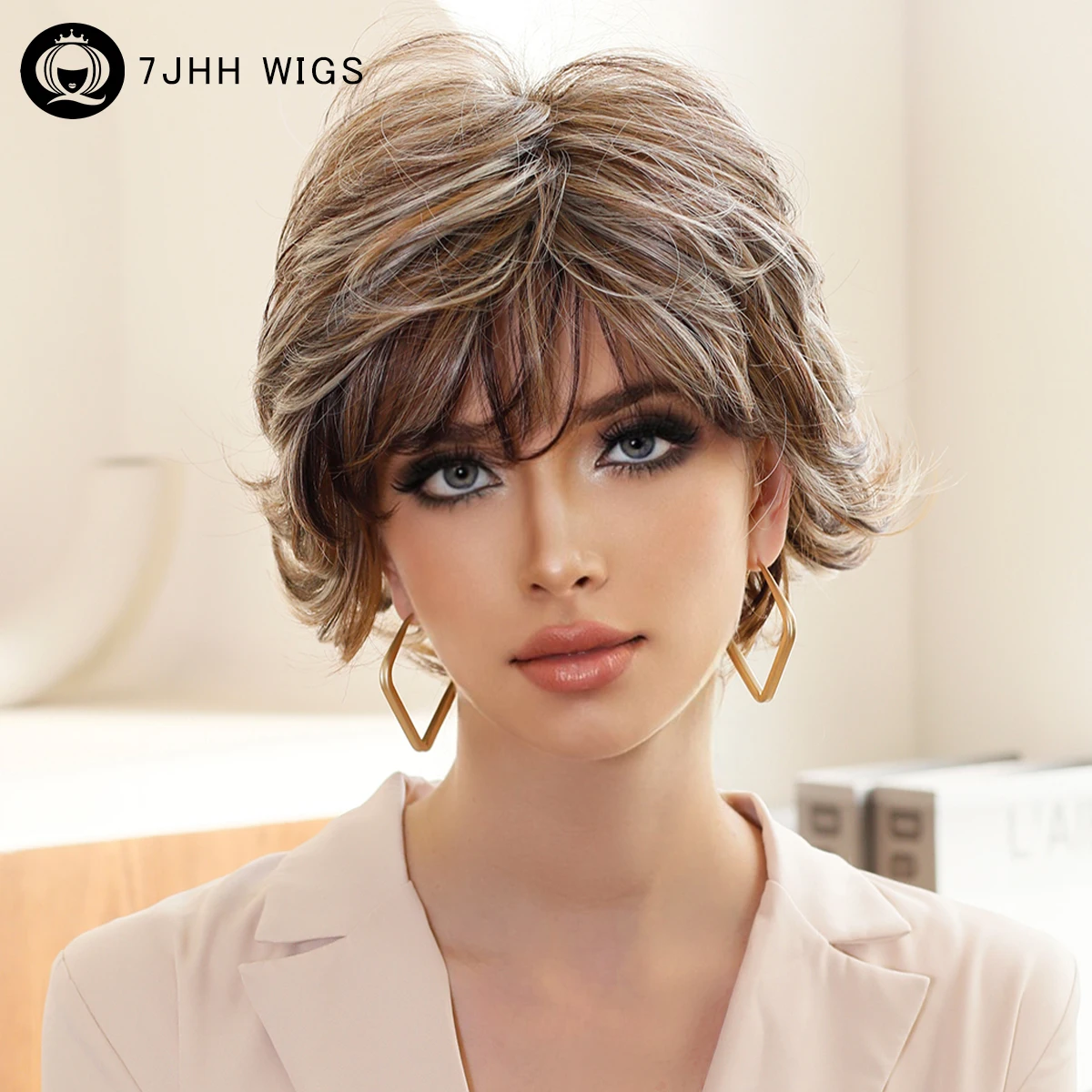 

Honey Blonde Pixie Cut Hair Wigs with Bangs Cute Natural Looking Short Highlighted Blond Brown Layered Wavy Hair Wigs for Women