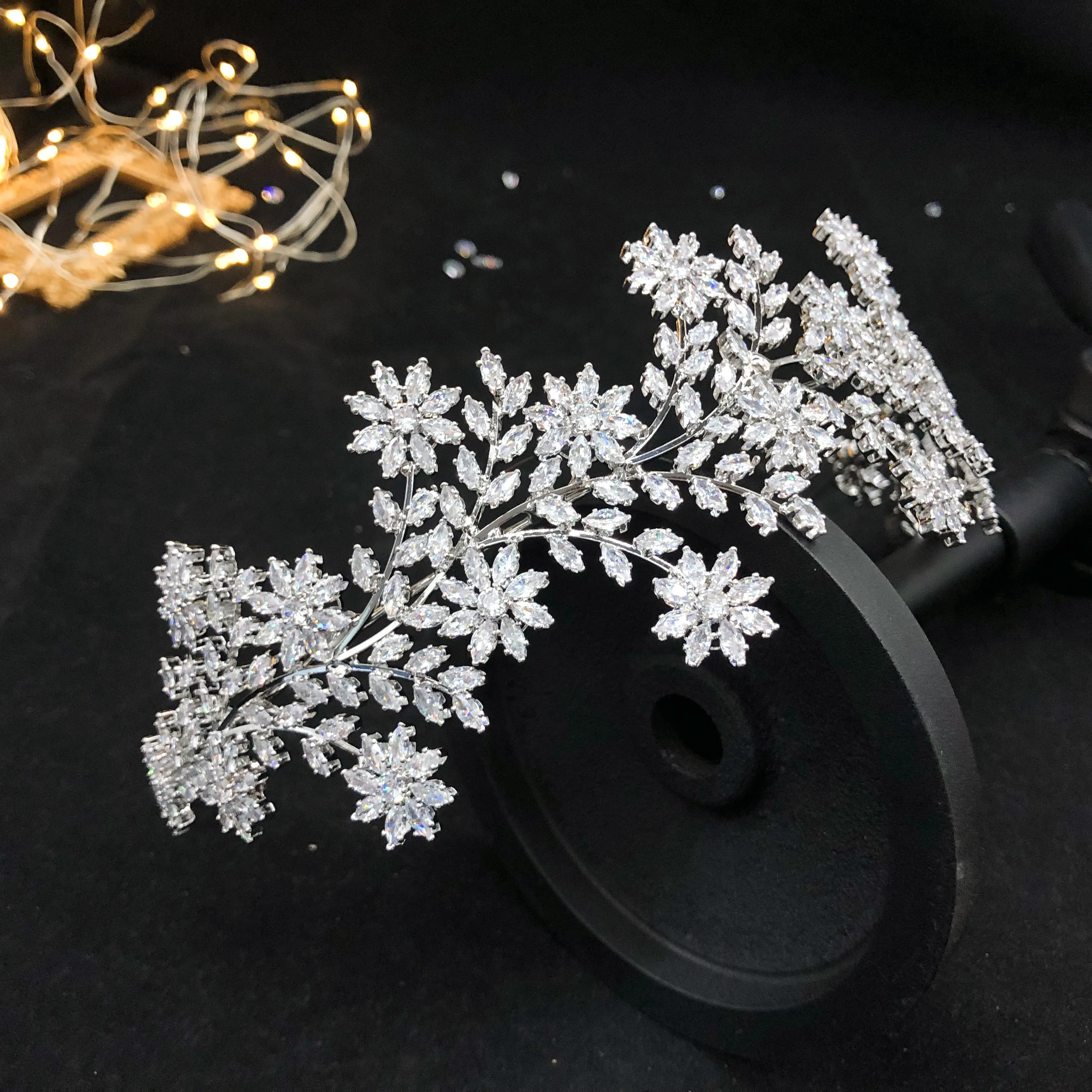 
Hot Sale Elegant flower wedding bridal cubic zirconia zircon hair vine headpiece crystal princess crown 