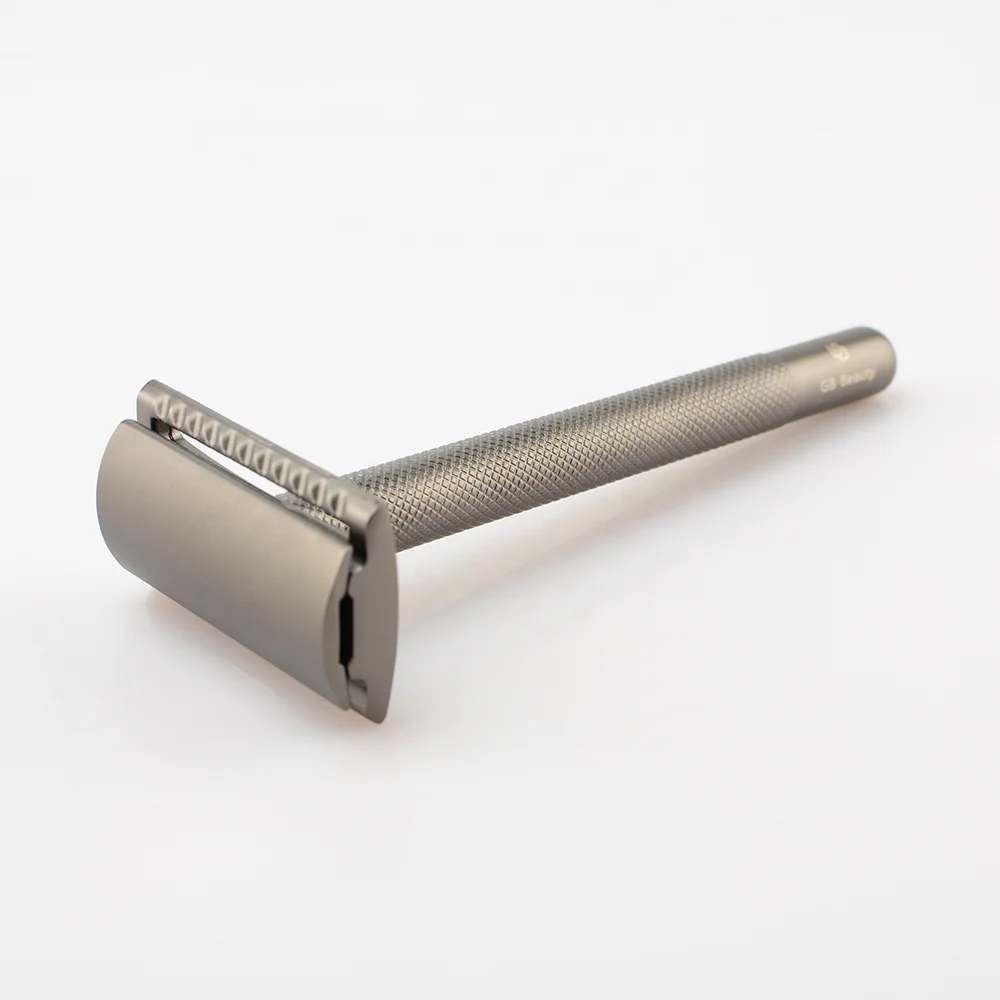 流行的黑色黄铜新沙龙安全剃刀