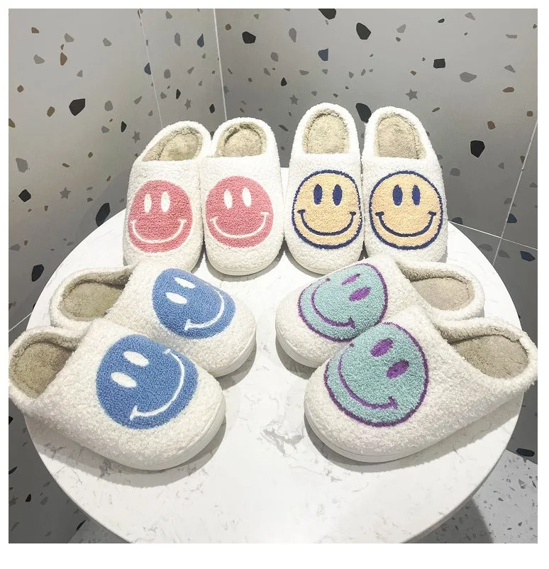 

Dropshipping women and men cotton slippers cute winter smiley face plush indoor furry slippers