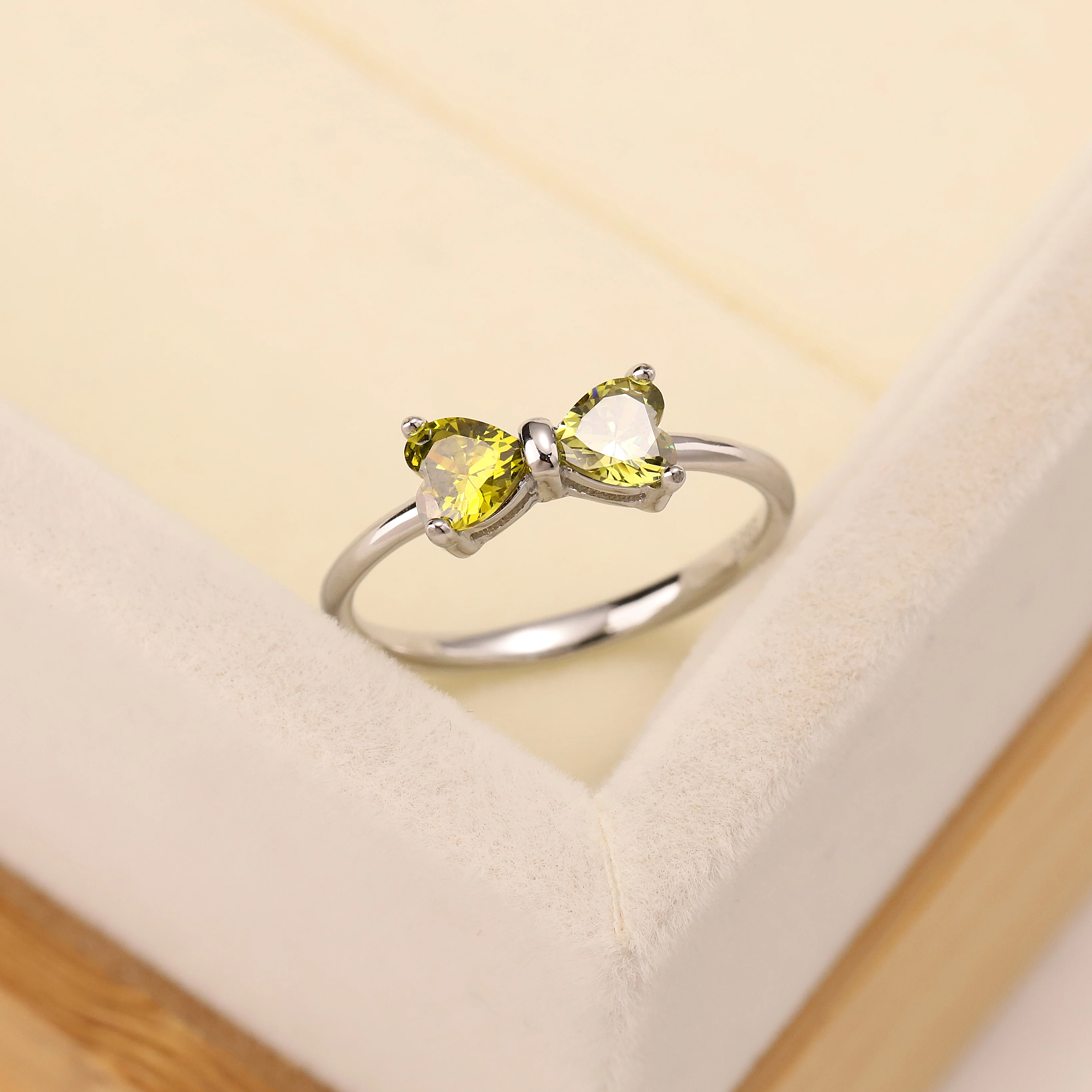 

Popular European and American fashion S925 Sterling Silver Topaz Ring zircon heart shaped bow crystal jewelry lady gift