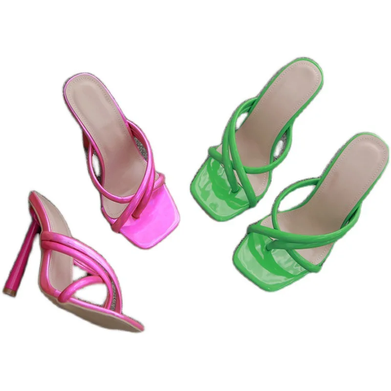 

Trendy Designer Jelly Slides Shoes Ladies EVA Outsole Slippers Strap Summer Beach Sandals Women 2021
