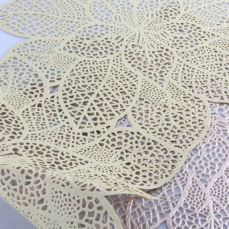 

Royalunion Rose Gold Maple-shaped Decoration Gold Leaf Placemat