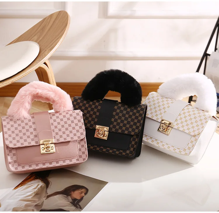 

2023 cell phone bag ladies handbag Luxury Winter Lamb Wool PU Small Square Bag Mini Handbag Chain Messenger Bag