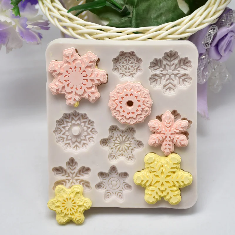 

Snow Flake Clay Mini Silicone Cake Moulds Christmas Tree Mould Fondant Porous Snowflake Mold, Random