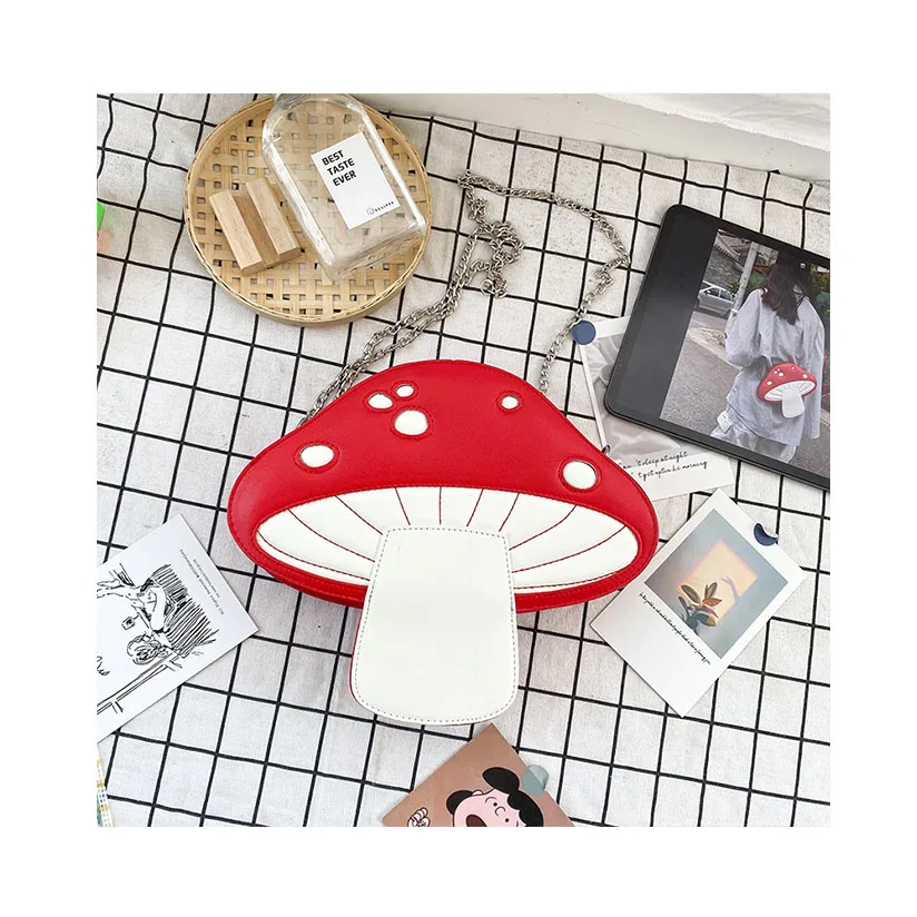 

2021 Fashion Cartoon Mushroom Funny Bag Women Designer Personality Crossbody Bags Luxury Chain Shoulder Handbag Clutch Purse Bag