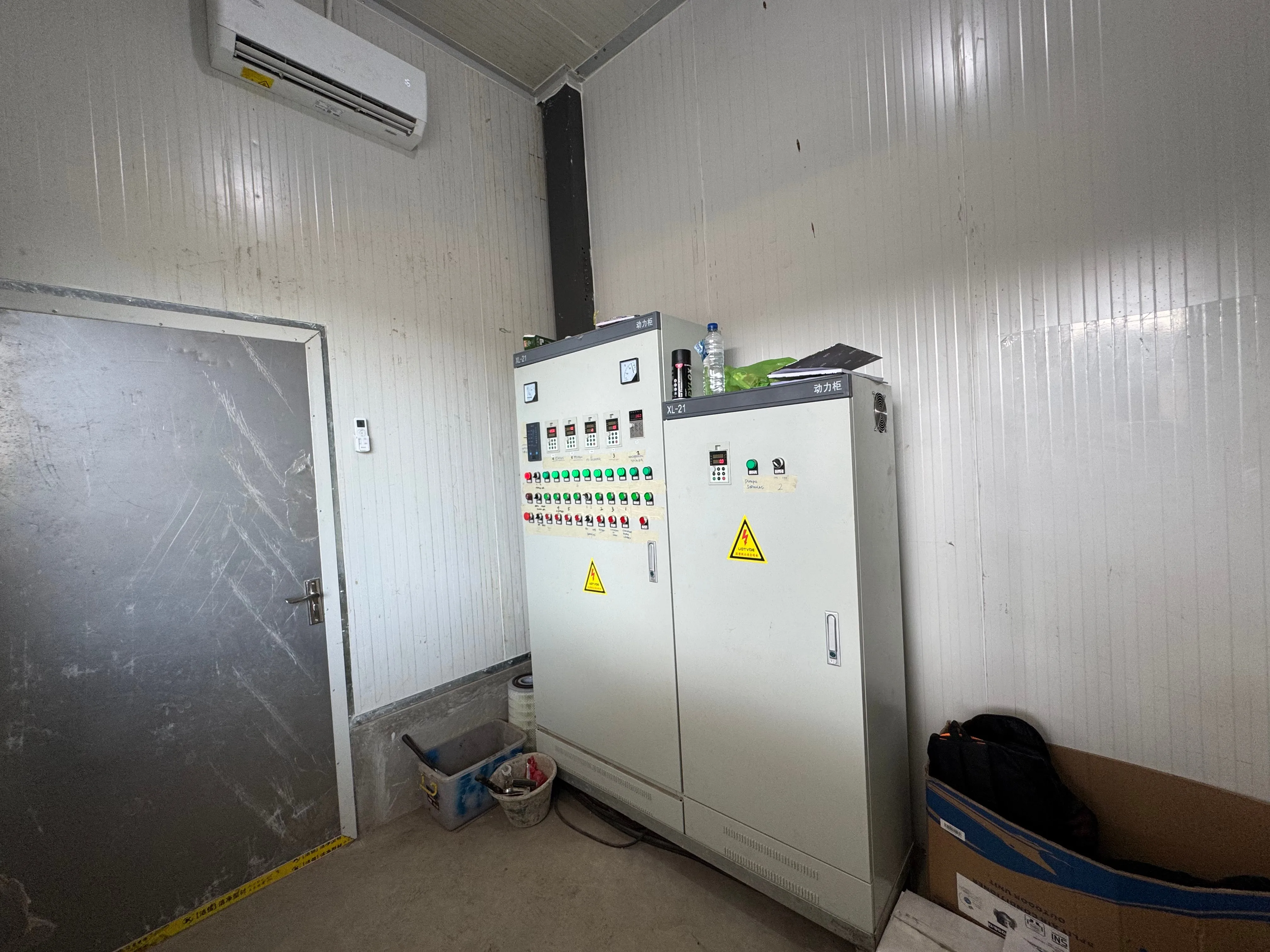 Electrical control room XL-21 power cabinet