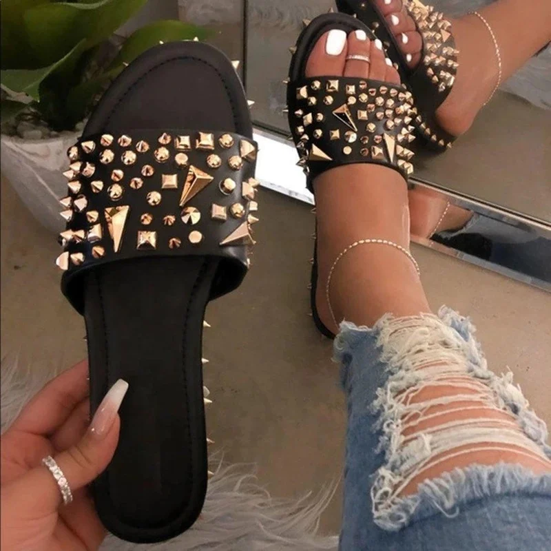 

2021 new fashion rhinestone outer wear flat sandals women slides rivet open toe sandals and slippers women, Shown