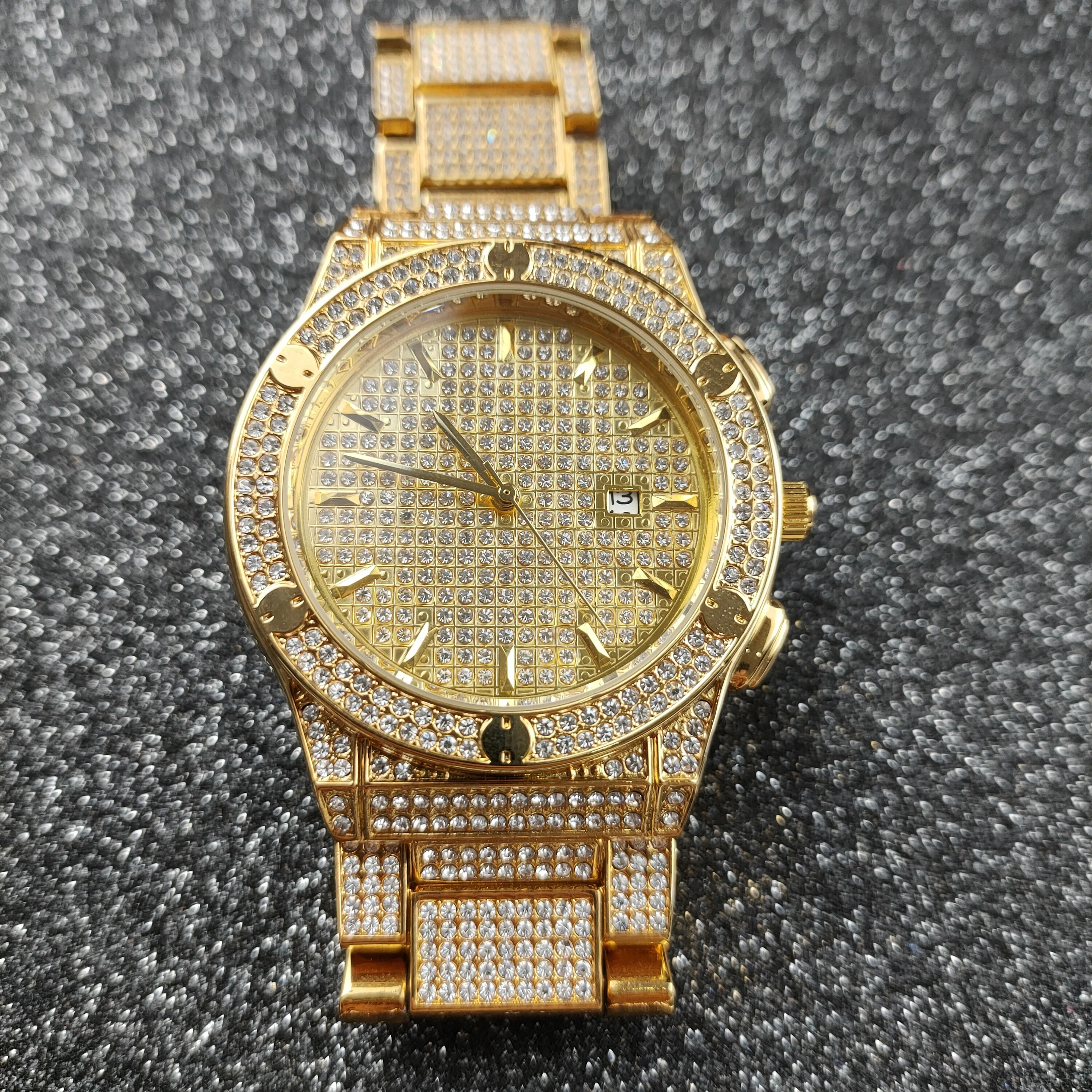

Hip Hop Jewelry Complete Big Watch Silver Iced Gold Watch
