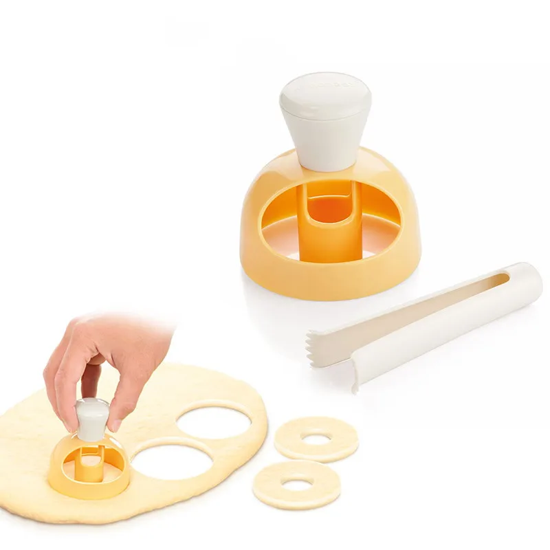 

Non Stick Plastic Donut Mold Cake Decorating Tools Baking Donut Cutters Set Donut Mould, Yellow