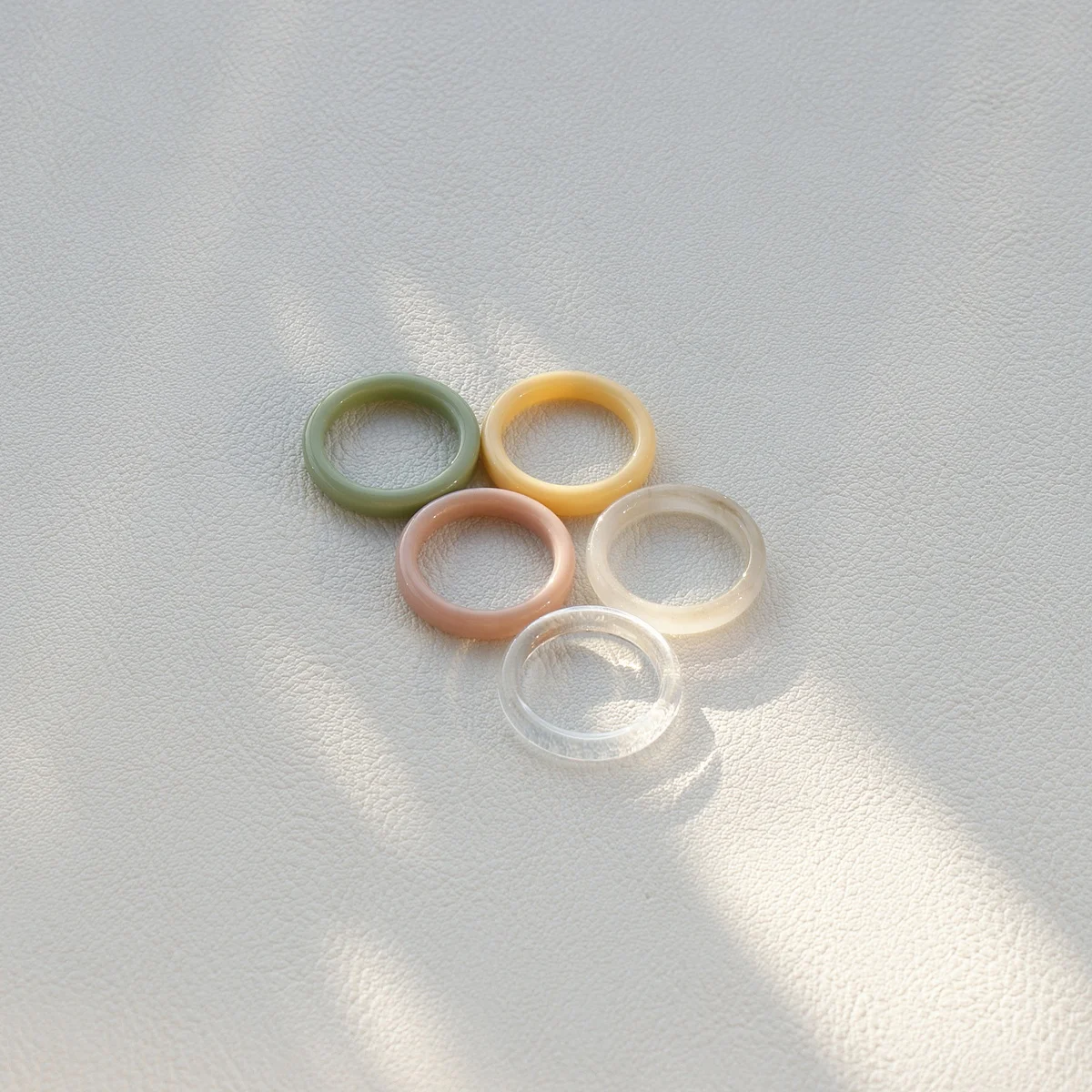 

JUHU Fashion hot sales Acrylic Acetate Simple Transparent colorful Ring Shell Resin Links Ring set Jewelry Wholesale